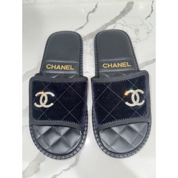 Chanel 23M Black Velvet Crystal CC Logo Hotel Mule Slide Slip On Flat Sandal 40 - Picture 11 of 16